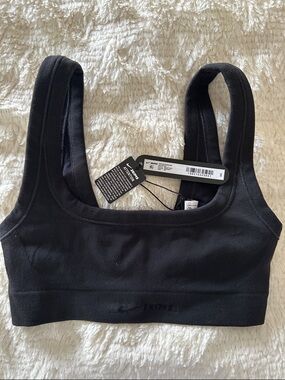 SKIMS Obsidian Black Seamless Scoop Sports Bra
